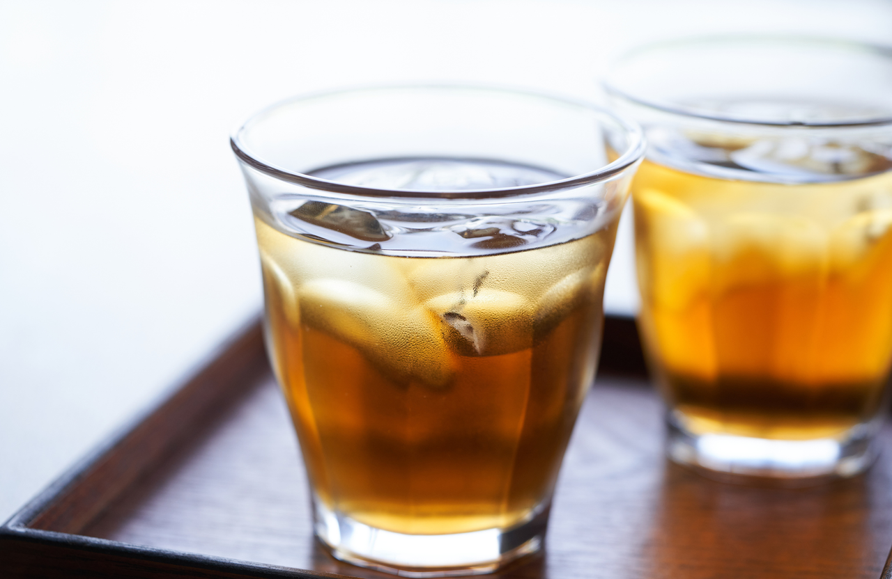 足がつる"こむら返り"。意外にも麦茶が効果あり!?