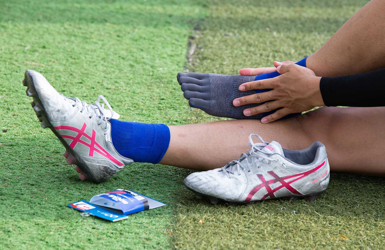 薄いサッカーソックスでボールコントロールは変わるのか?【コラム】