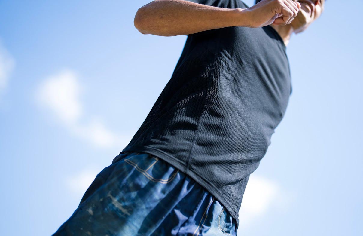 メンズのランニングTシャツ、おしゃれに着こなすには？