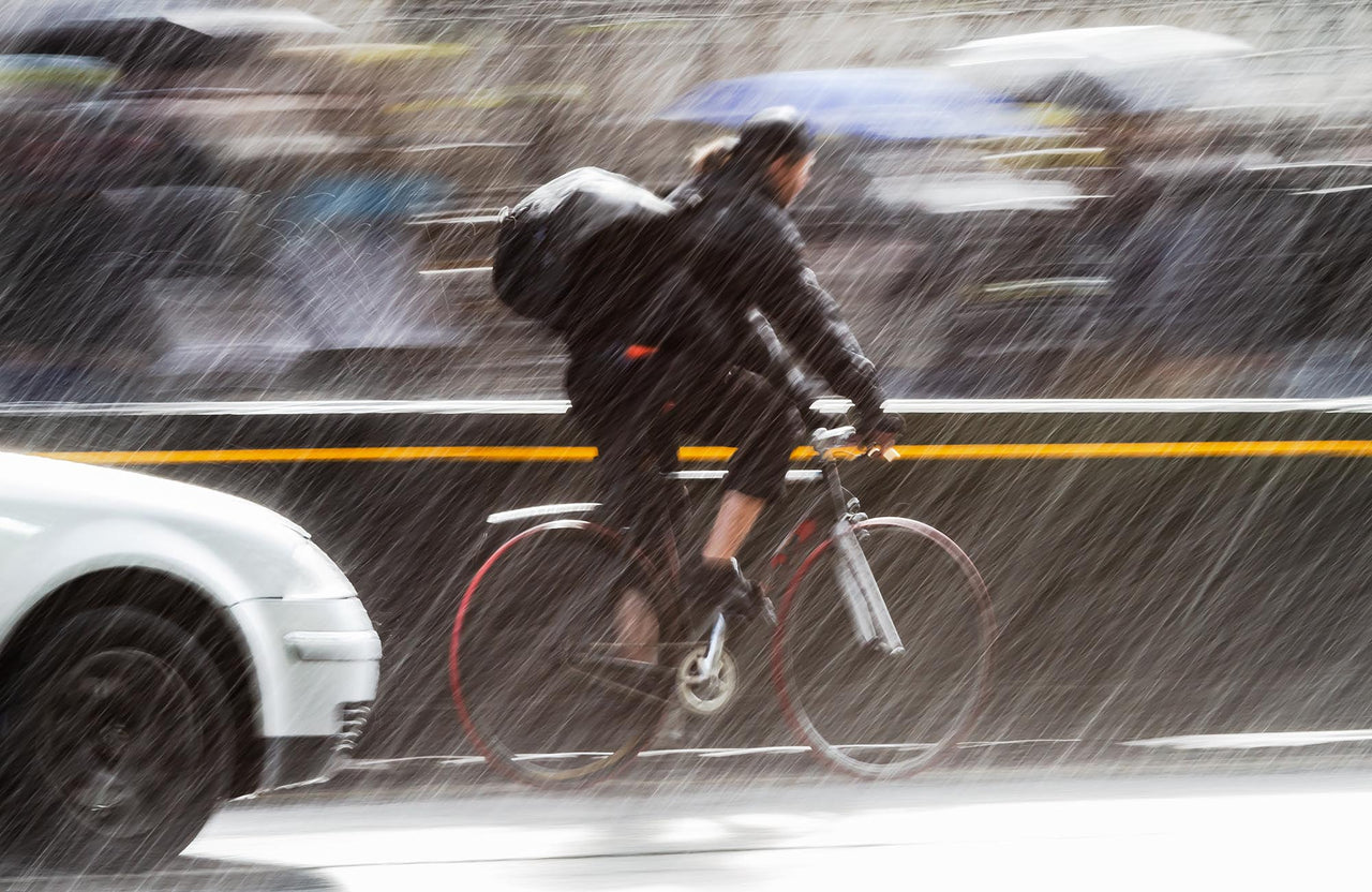 雨天時、ロードバイク(クロスバイク)で通勤する時の安全対策とは？